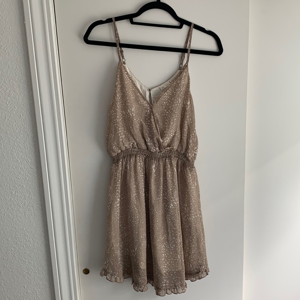 GXF tan and cream printed dress with ruched waist and ruffle hem